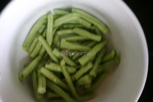 辣豇豆炒饭的做法图解4