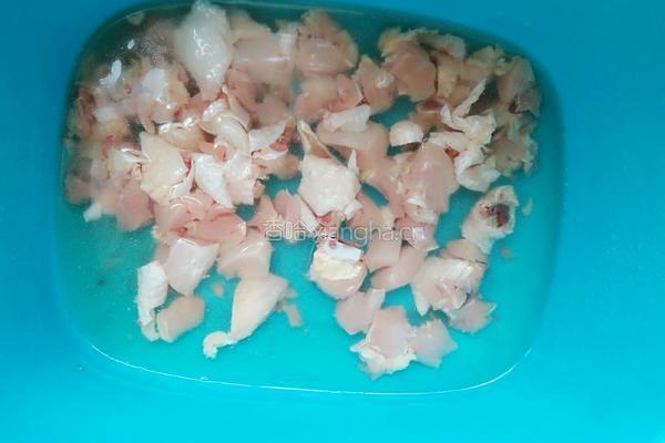 豌豆炒鸡块的做法图解1