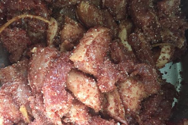 芋头粉蒸肉的做法图解1