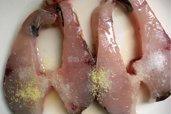 剁椒鱼块的做法图解2