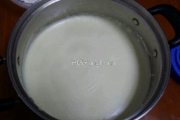 全蛋打发纸杯蛋糕的做法图解1
