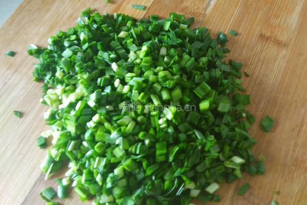 韮菜肉杂粮包的做法图解1