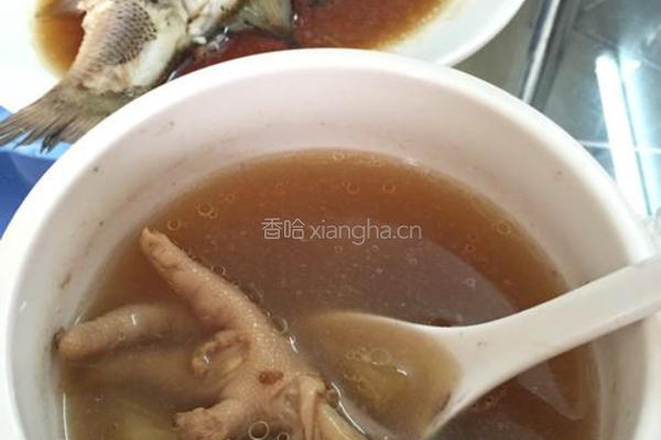 鸡脚清润滋补汤的做法图解3
