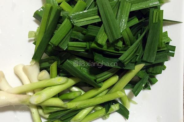 泡椒炒鸭肾的做法图解2