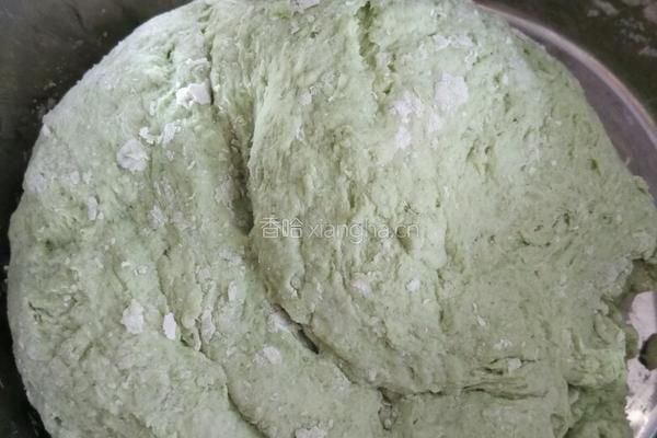菠菜玫瑰花卷花式馒头的做法图解3