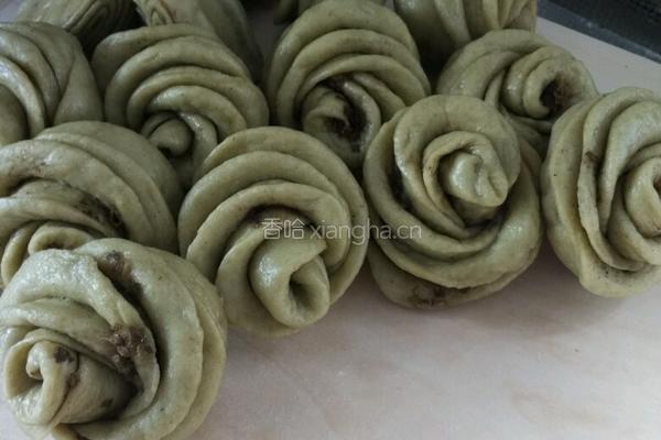 菠菜玫瑰花卷花式馒头的做法图解13