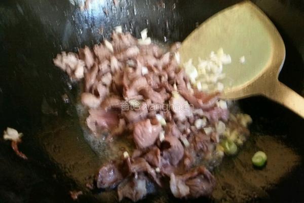 洋葱木耳炒羊肉的做法图解6