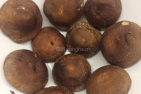 蒜蓉烤香菇的做法图解1