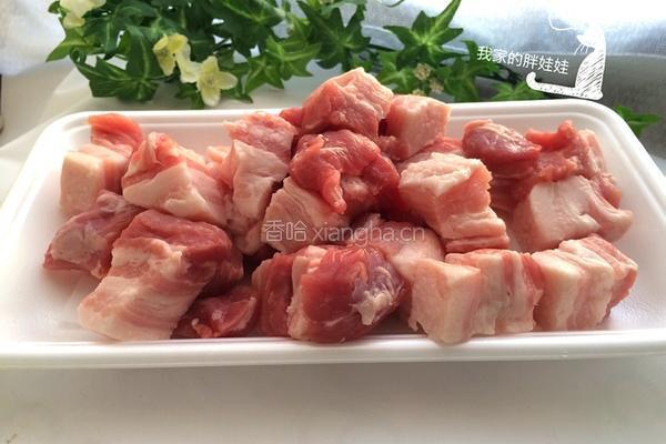 春笋烧肉的做法图解1