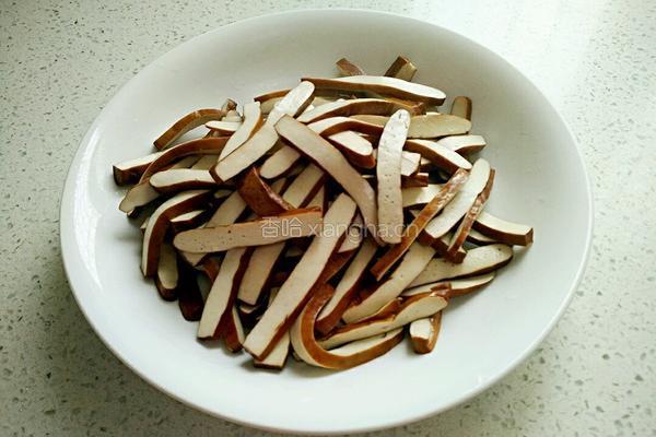 芹菜炒香干的做法图解4