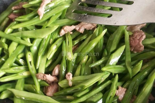 扁豆炒肉片的做法图解4