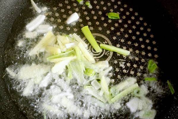 白萝卜丝炒黄豆的做法图解4