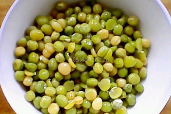 菠蘿炒飯的做法图解3