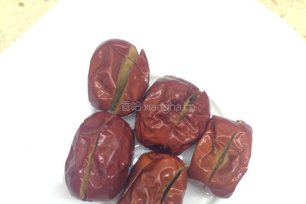 木瓜牛奶红枣甜品的做法图解3