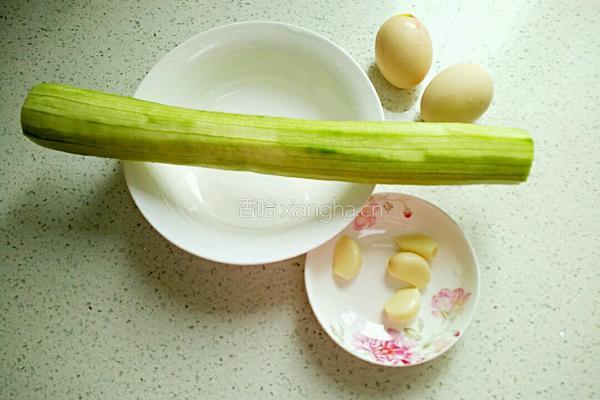 丝瓜炒鸡蛋的做法图解1