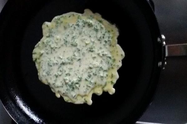 荠菜鸡蛋饼的做法图解6