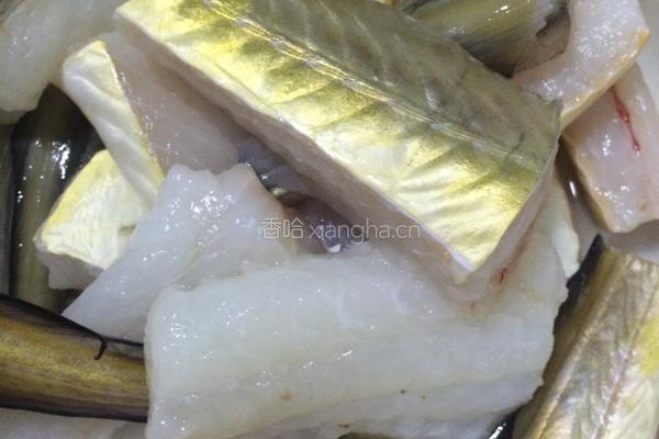 奶白鱼汤的做法图解1