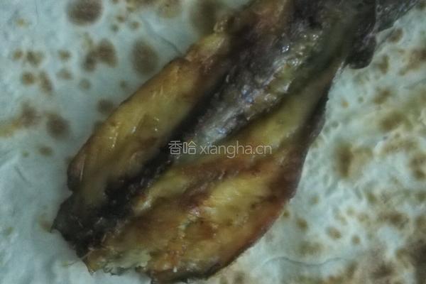 大饼卷咸鱼的做法图解12