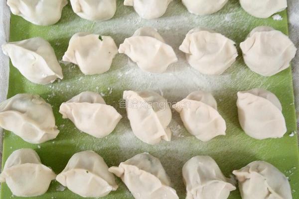 小白菜鸡蛋饺子的做法图解3