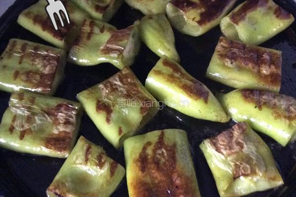 电饼铛版虎皮尖椒的做法图解2