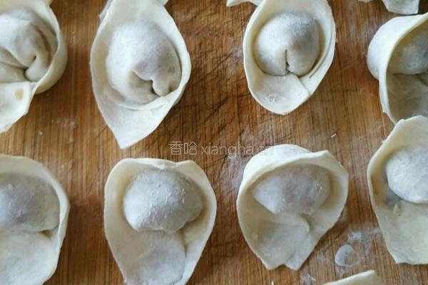 猪肉鲜虾大云吞的做法图解7