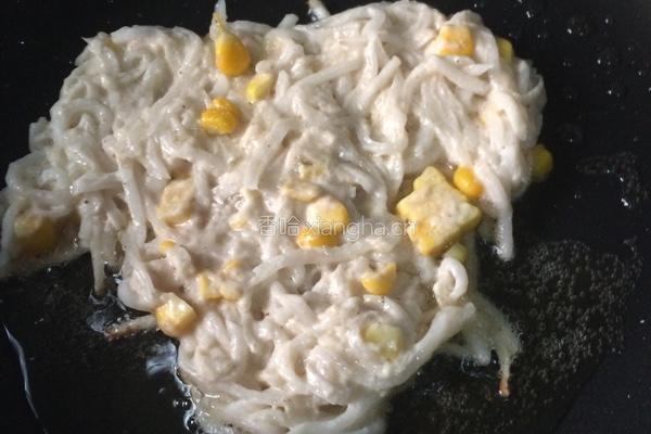 玉米萝卜丝饼的做法图解4