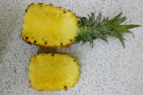 酸甜瘦身菠萝炒饭的做法图解2