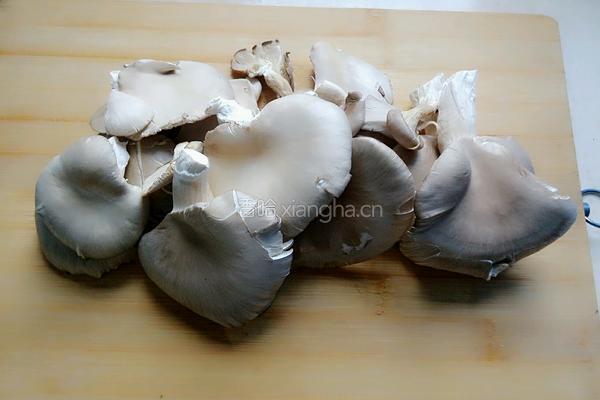 椒盐蘑菇（香脆版以及改良版）的做法图解1