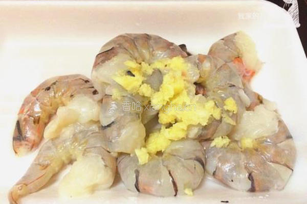 蚝油蟹味菇韭菜炒虾仁的做法图解2