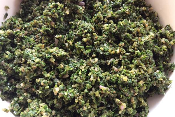 猪肉山芹菜饺子的做法图解5