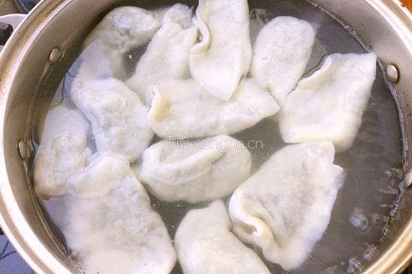 猪肉山芹菜饺子的做法图解12