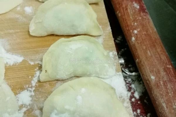 猪肉大葱饺子的做法图解3
