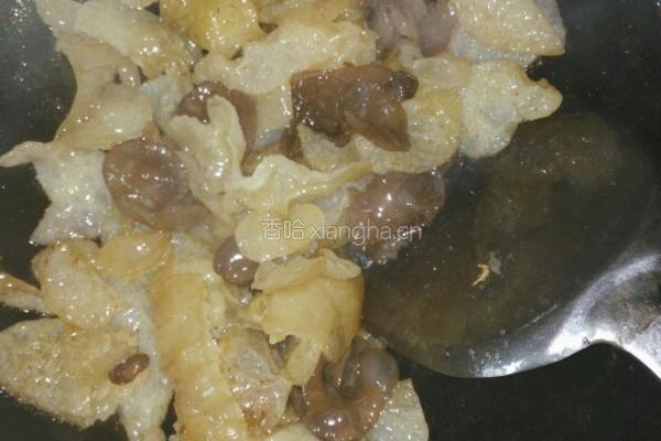 银耳子炒肉的做法图解5
