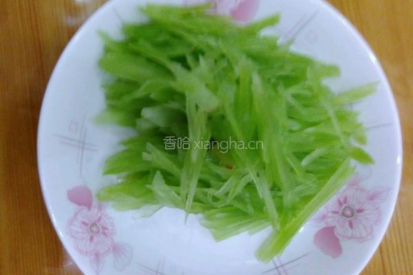 莴笋凉拌的做法图解2