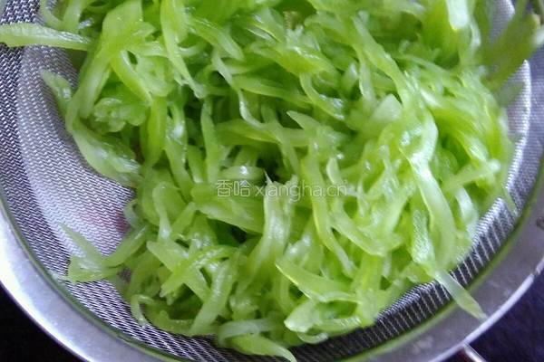莴笋凉拌的做法图解3