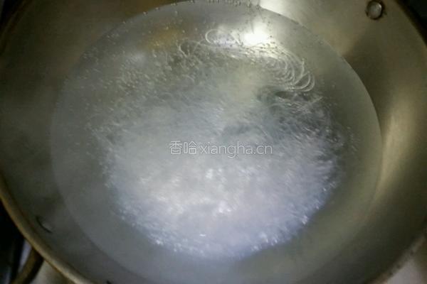 裙边拌粉丝菠菜的做法图解1