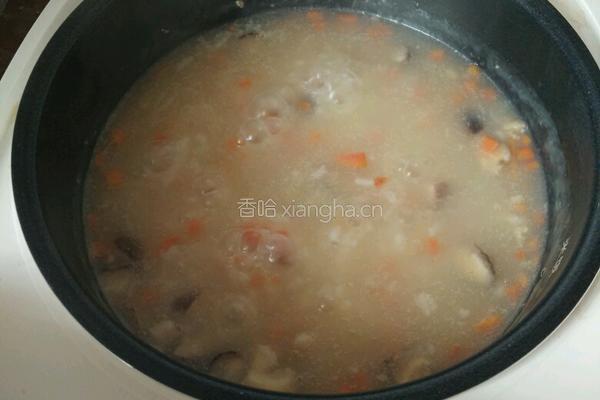 香菇瘦肉粥的做法图解2