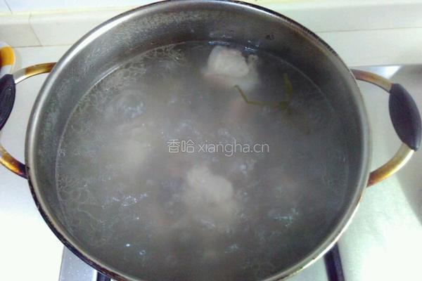 莲藕排骨汤的做法图解6