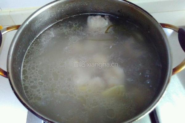 莲藕排骨汤的做法图解7