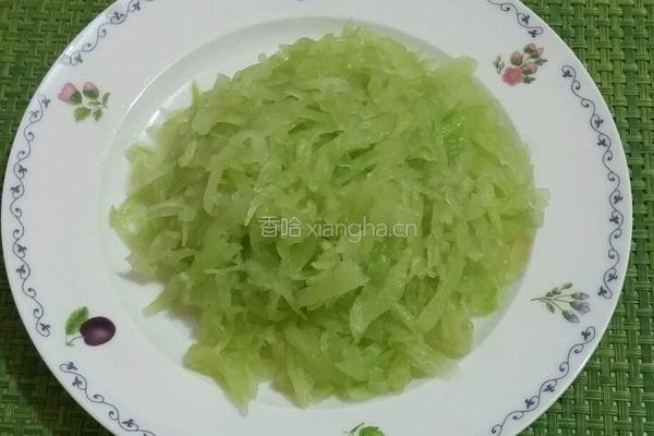 凉拌莴笋丝的做法图解3