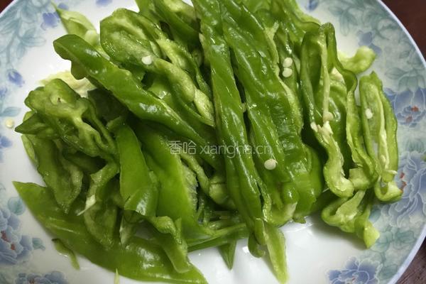 芹菜肉丝的做法图解2