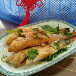 煎金线鱼的做法[图]