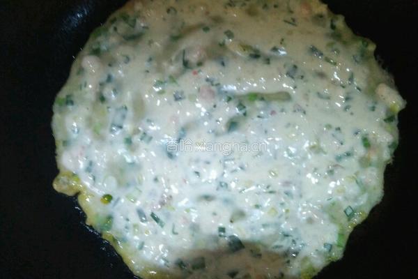 韭菜肉煎饼的做法图解2