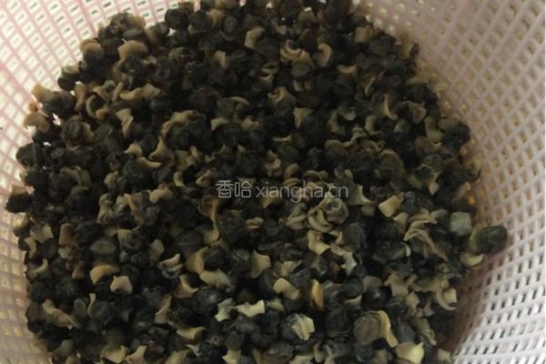 螺丝韭菜的做法图解1