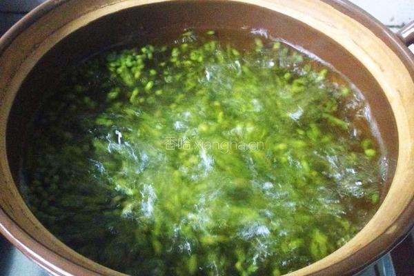 绿豆贝壳粉糖水的做法图解3