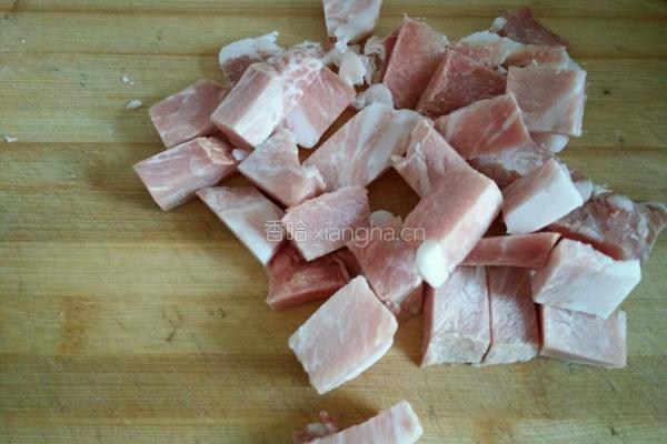 五花肉豆角焖面的做法图解1