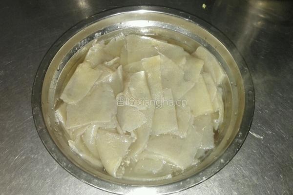 凉拌魔芋的做法图解1