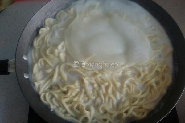青椒肉丝炒蛋面的做法图解6