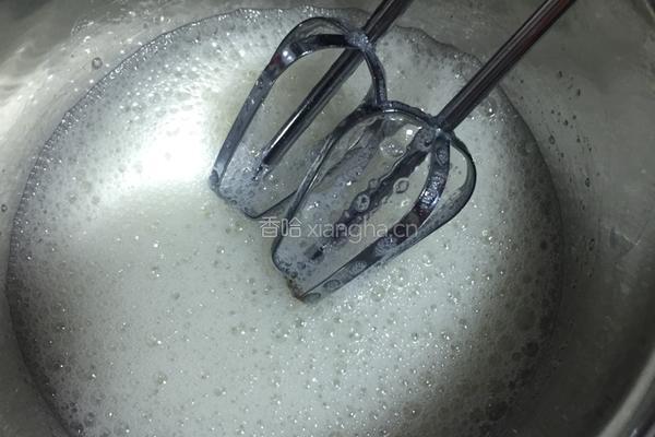 酸奶戚风蛋糕的做法图解2