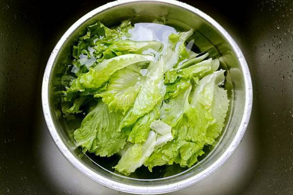 麻酱拌生菜的做法图解1